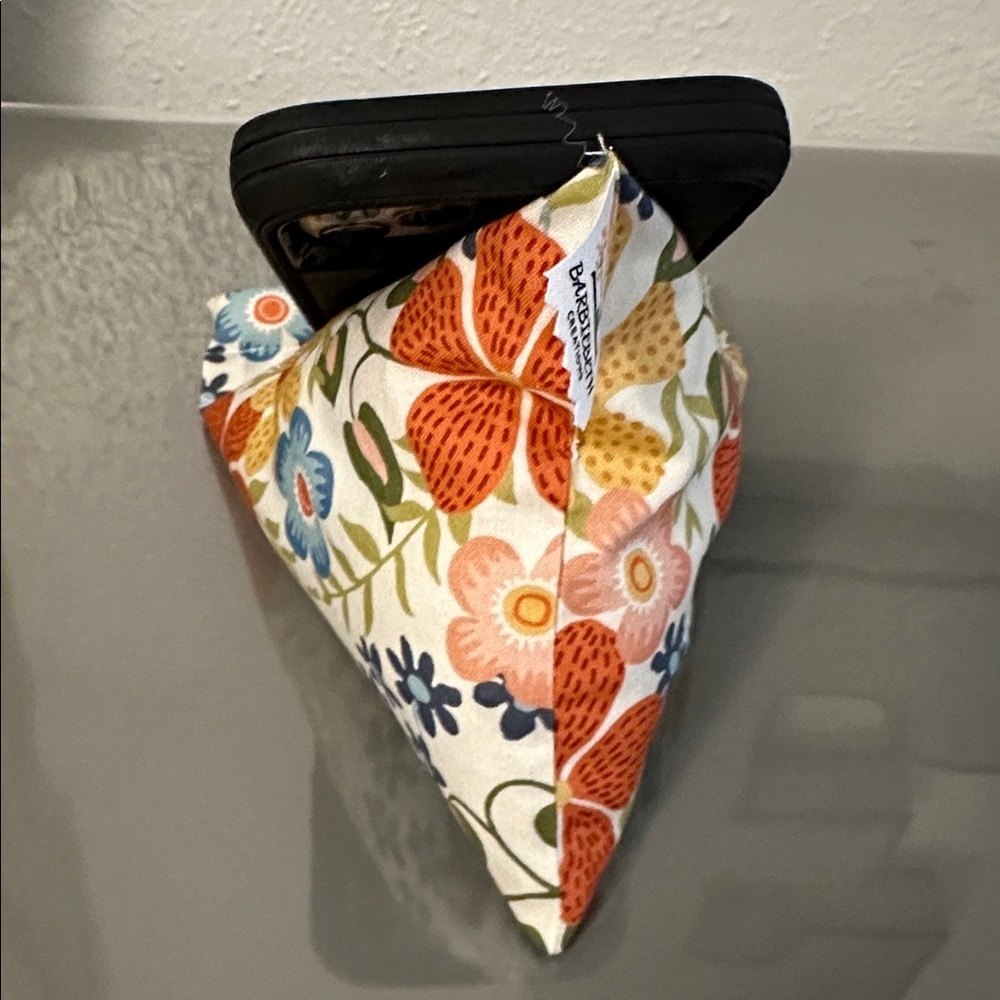 Handmade Floral Fabric Phone Stand - Picture 3 of 7